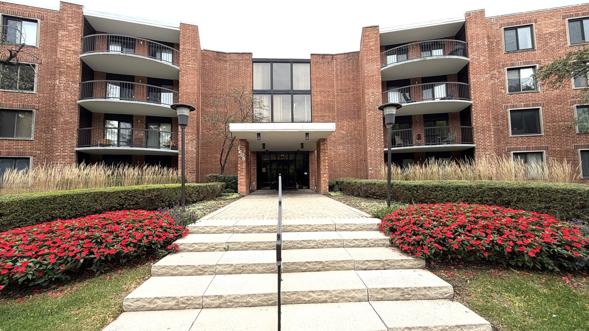 1605 E Central Road Unit 202a — photo
