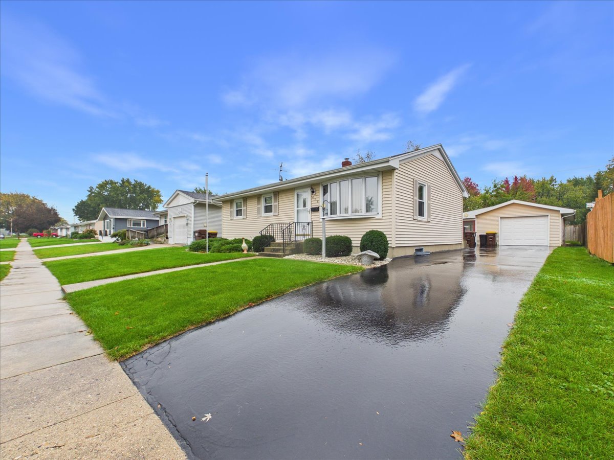 415 E 8th Street, Belvidere, IL 61008 — photo 3