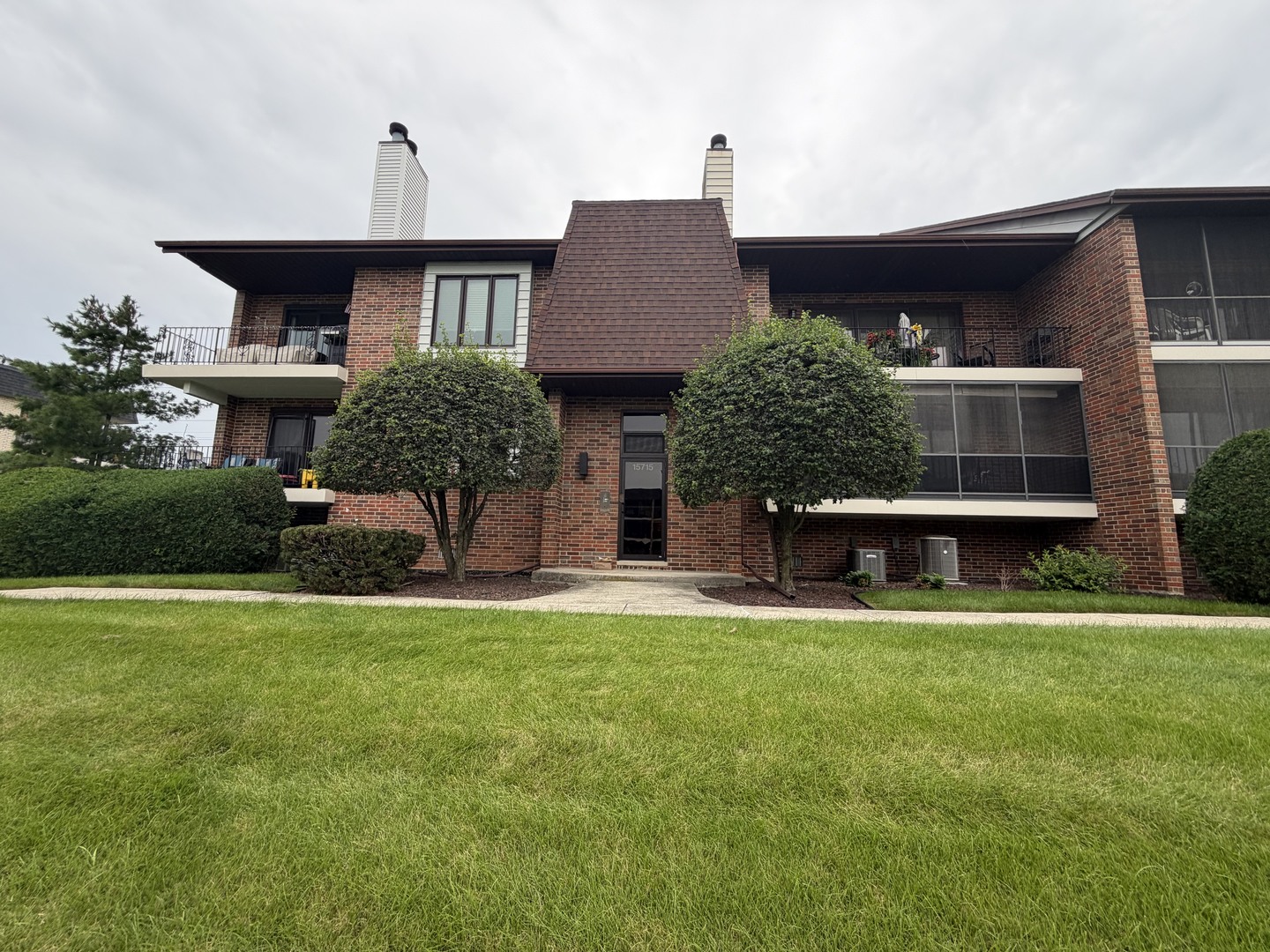15715 Deerfield Court Unit 1N — photo