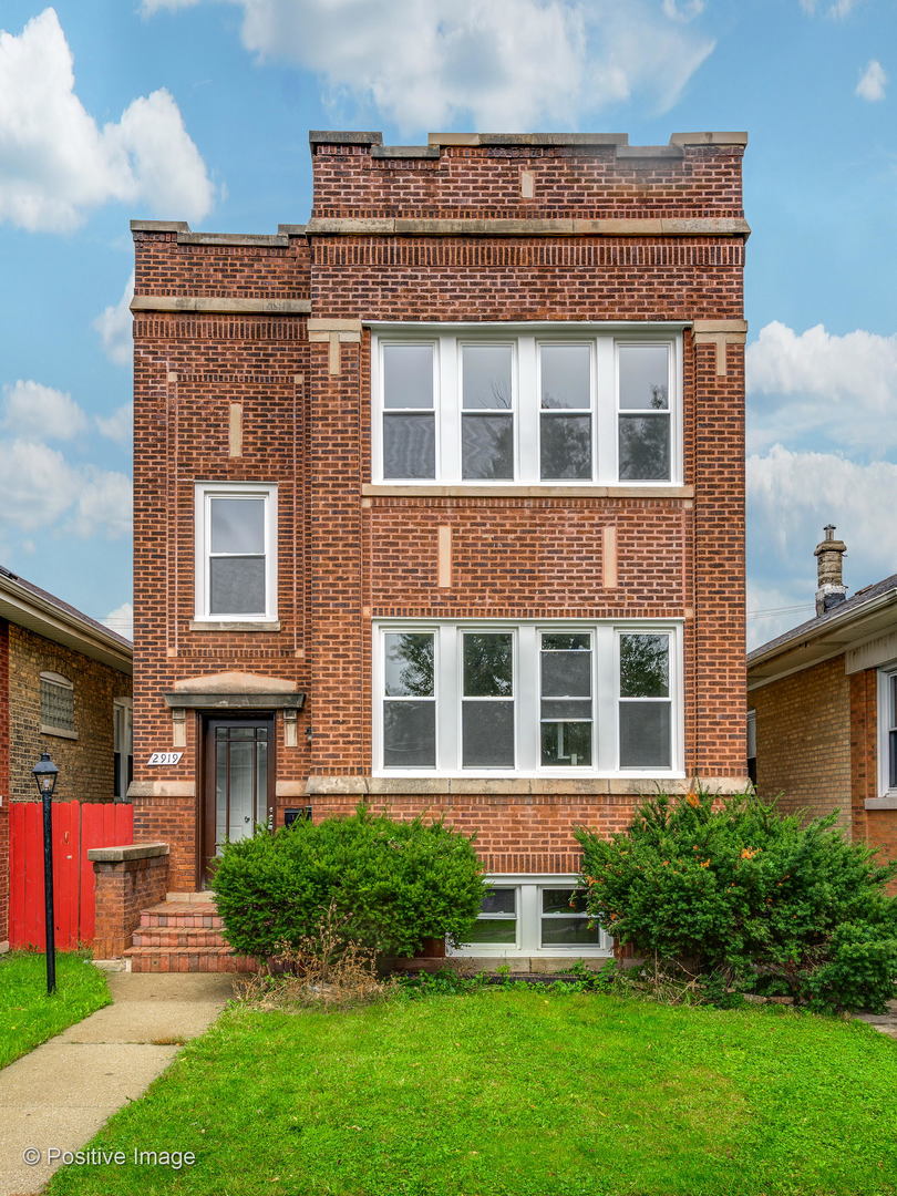 2919 N Kilpatrick Avenue Unit 1 — photo