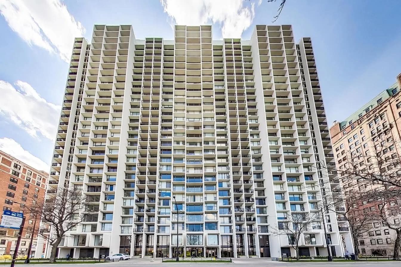 3200 N Lake Shore Drive Unit 709 — photo