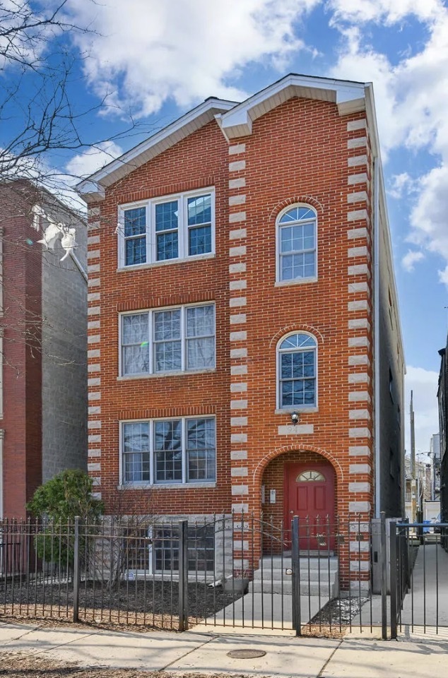 942 N Wood Street Unit 2 — photo