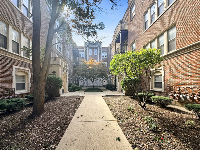 2317 E 70th Place Unit 111W — photo