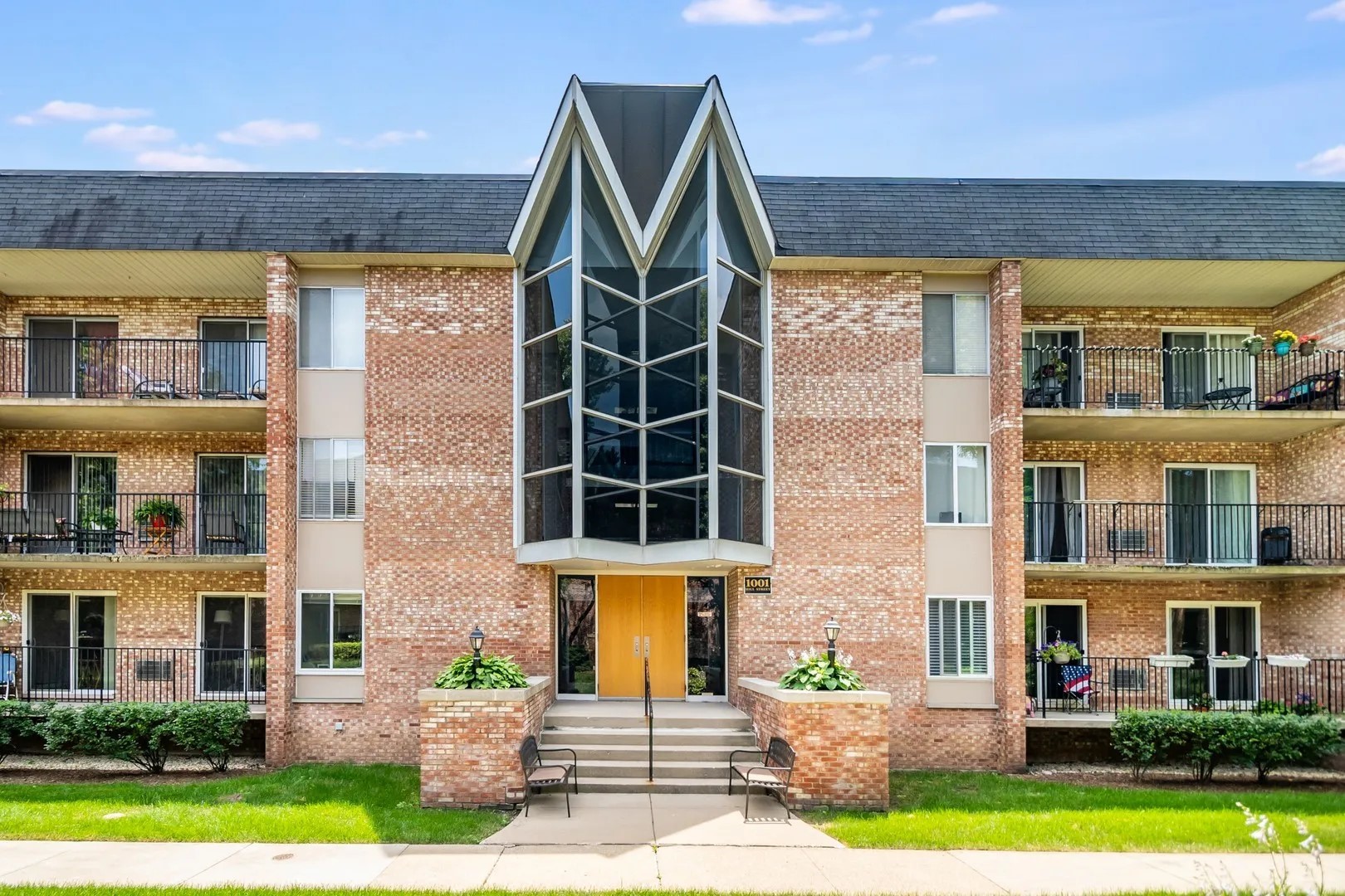 1001 N Mill Street Unit 307 — photo