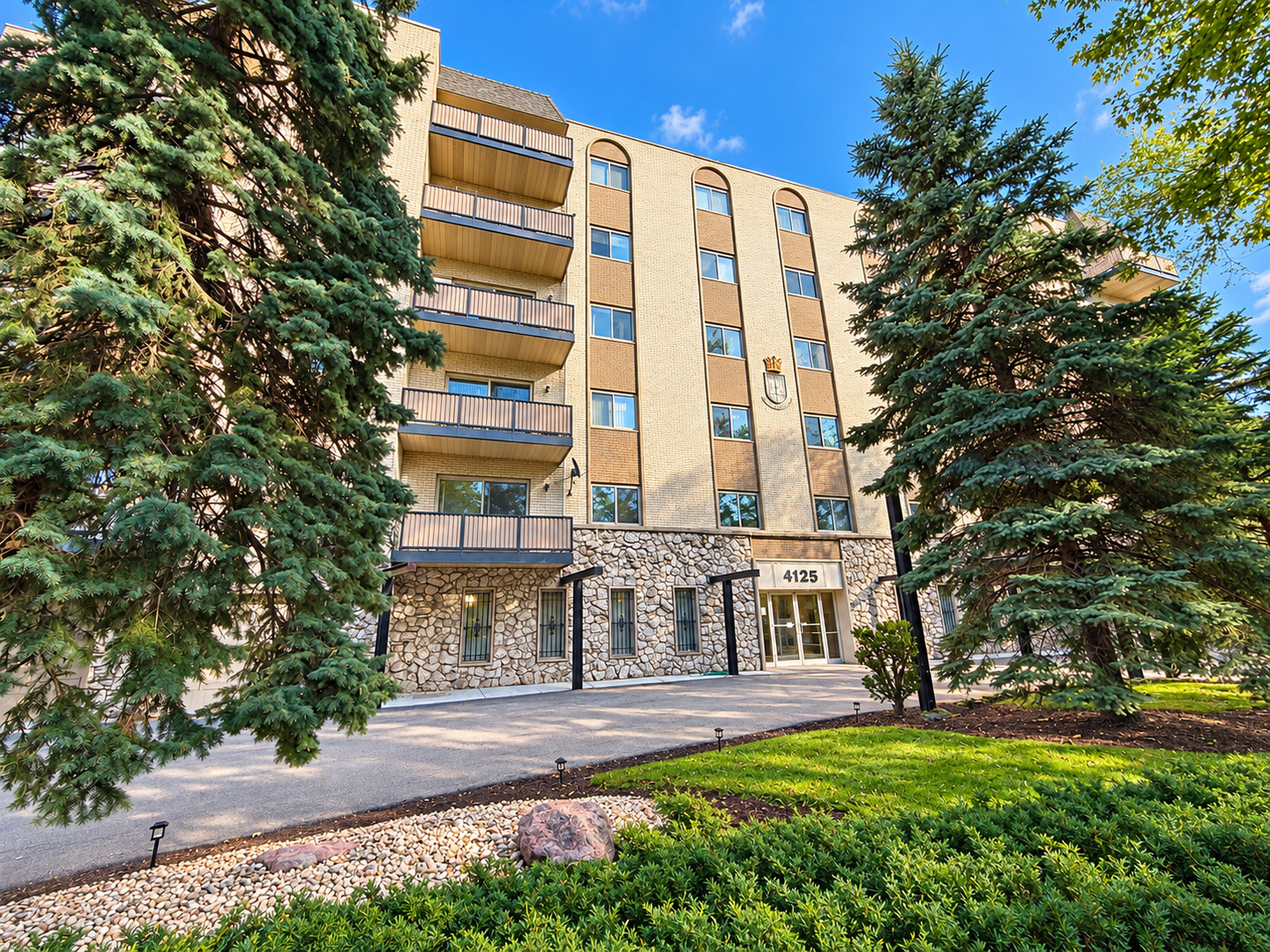 4125 N Keystone Avenue Unit 206 — photo