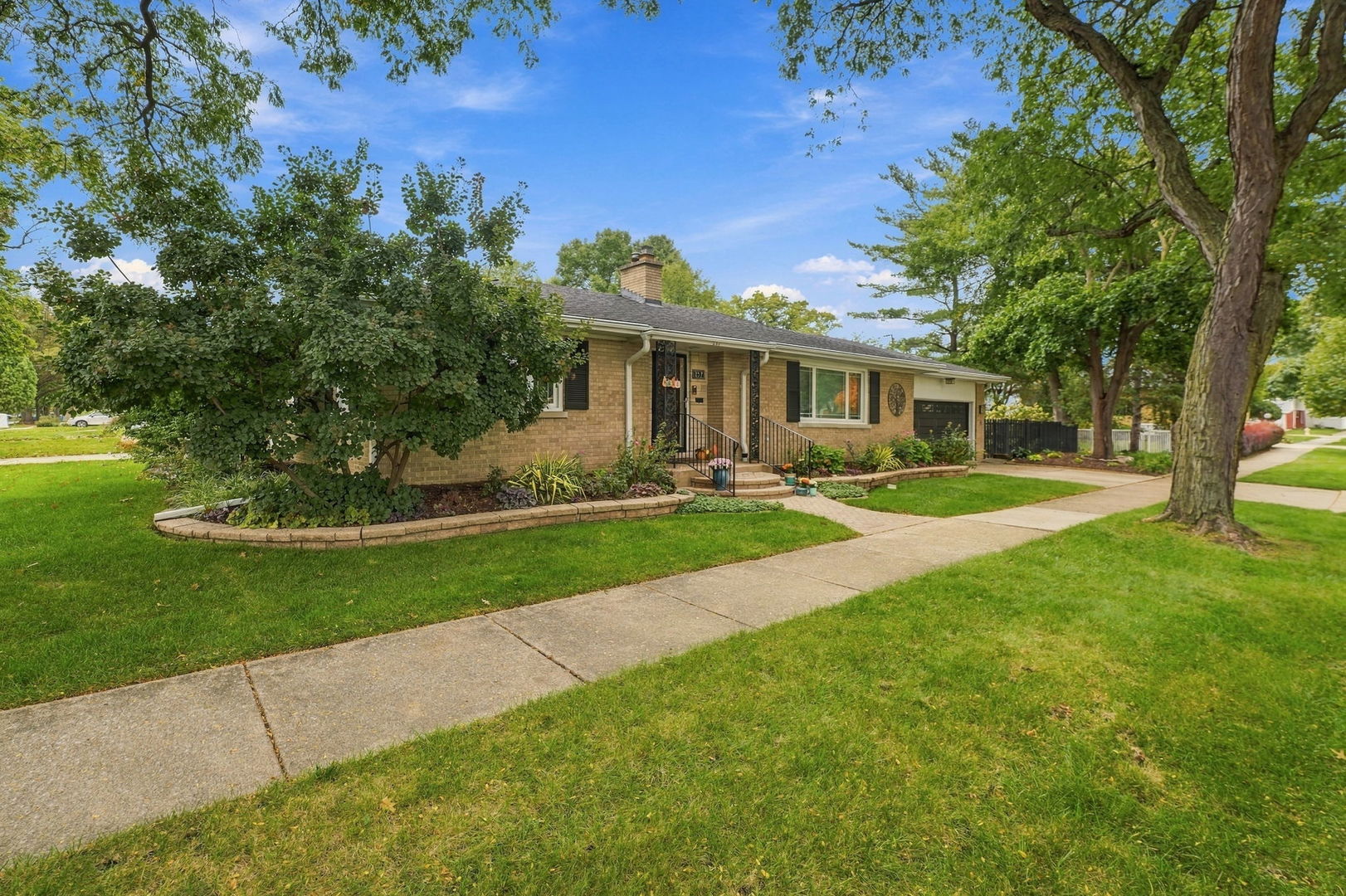 237 W Jackson Street — photo