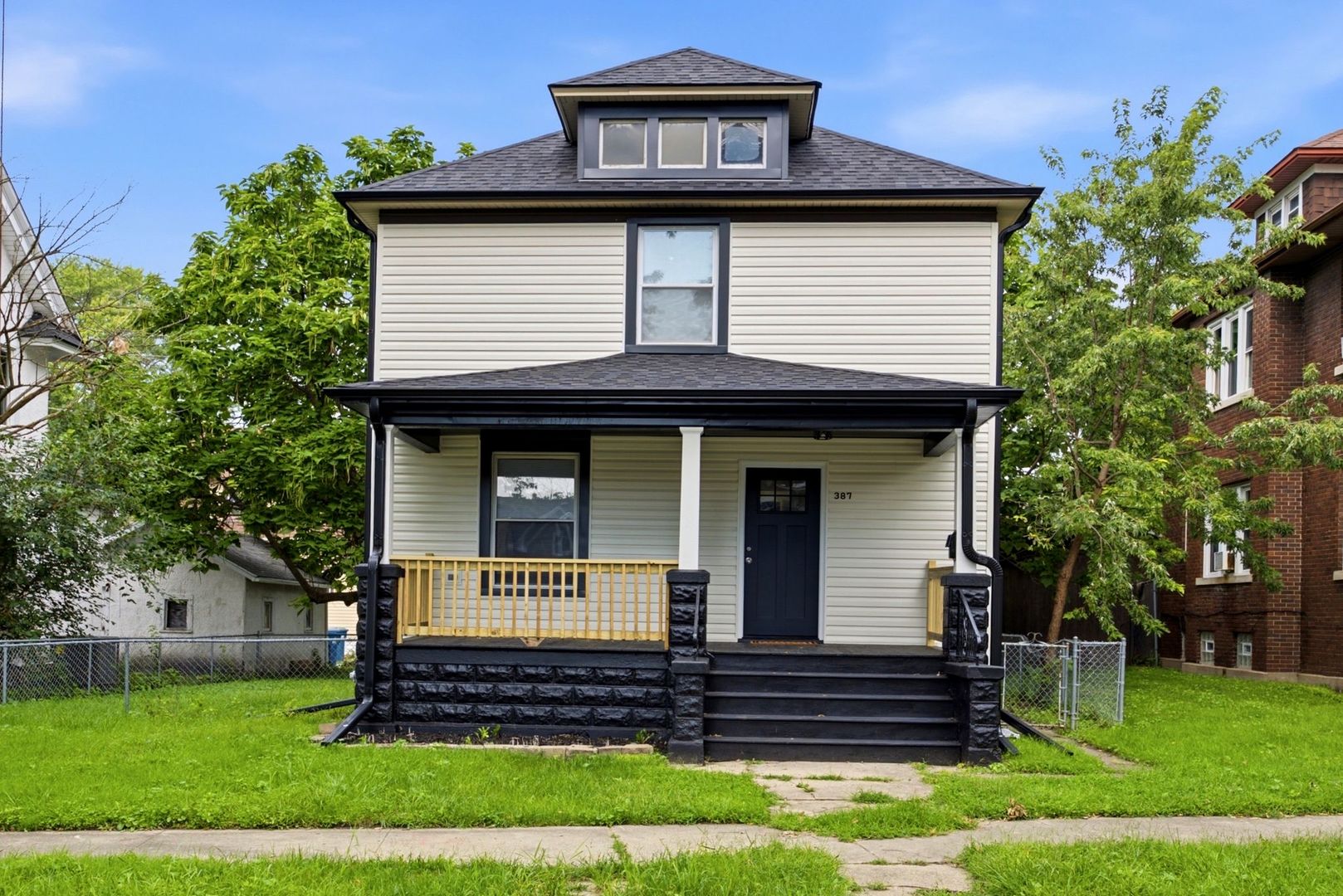 387 S Evergreen Avenue — photo