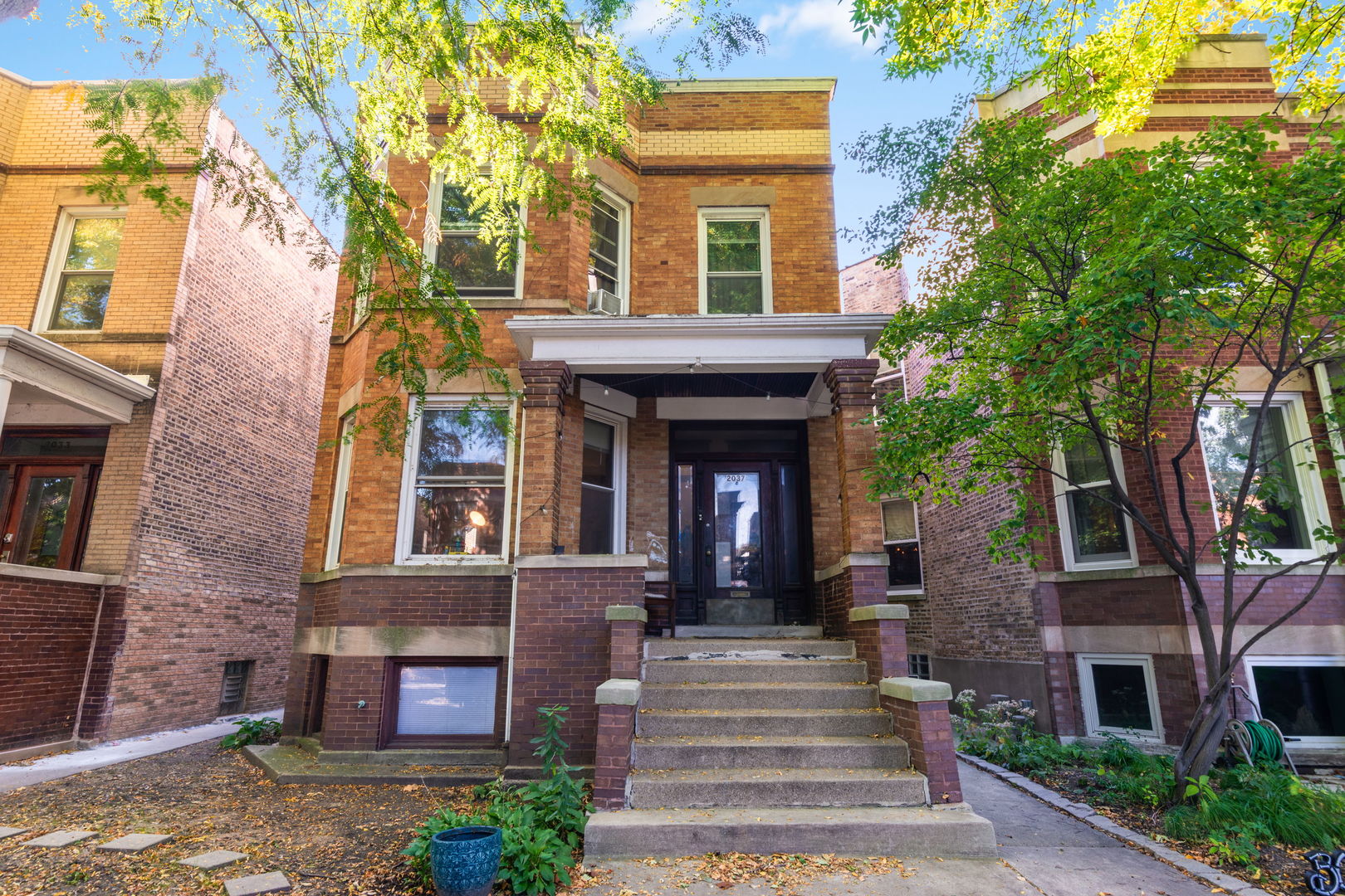 2037 W Cullom Avenue Unit 1 — photo