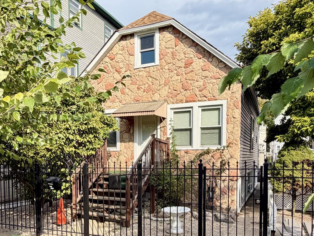 2729 N Campbell Avenue Unit 1 — photo