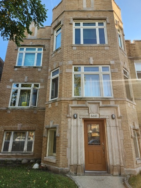 5357 W Montrose Avenue Unit 2 — photo
