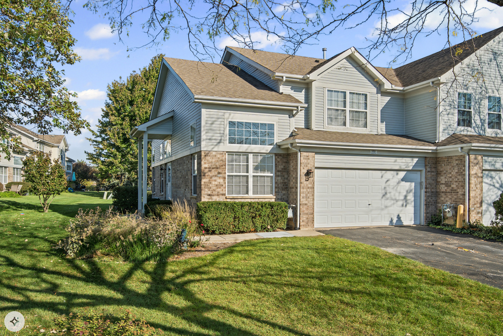 152 Sussex Court — photo
