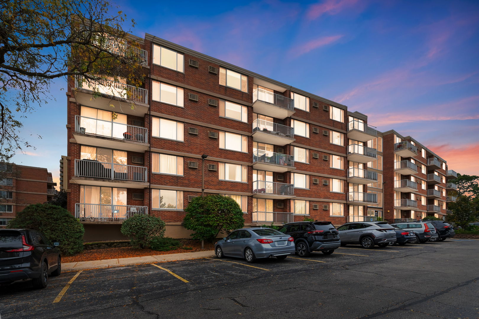 2200 S Stewart Avenue Unit 4D — photo