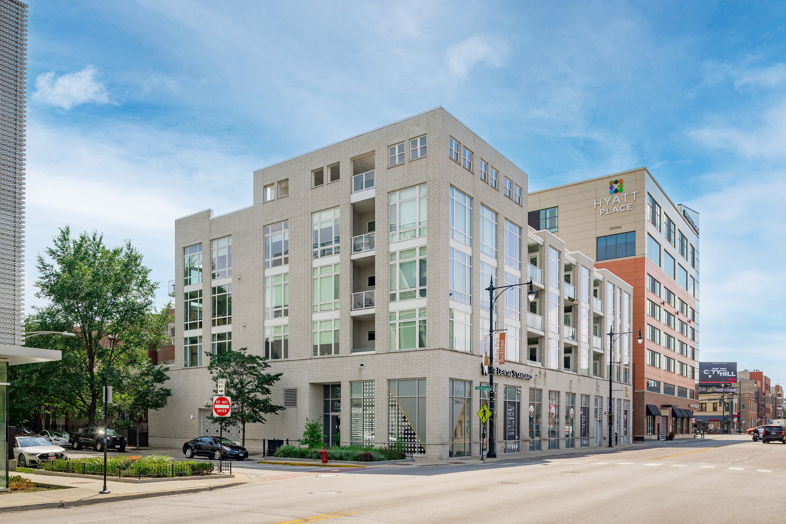 1545 W North Avenue Unit 401 — photo