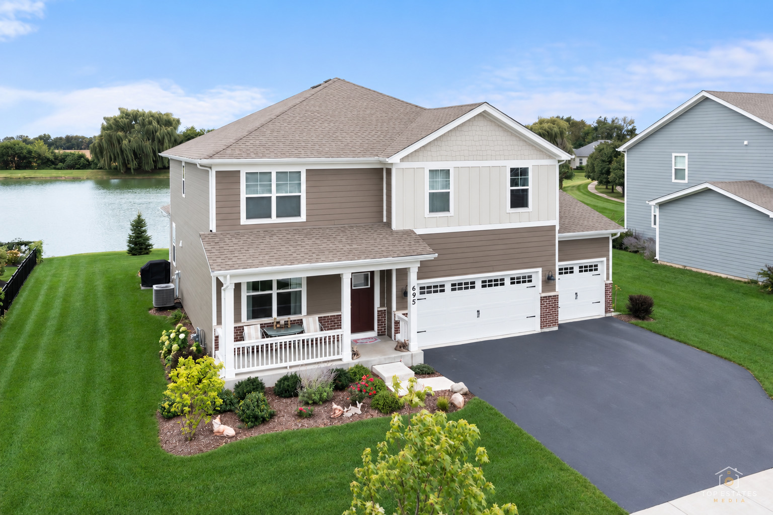 695 Kentshire Circle — photo