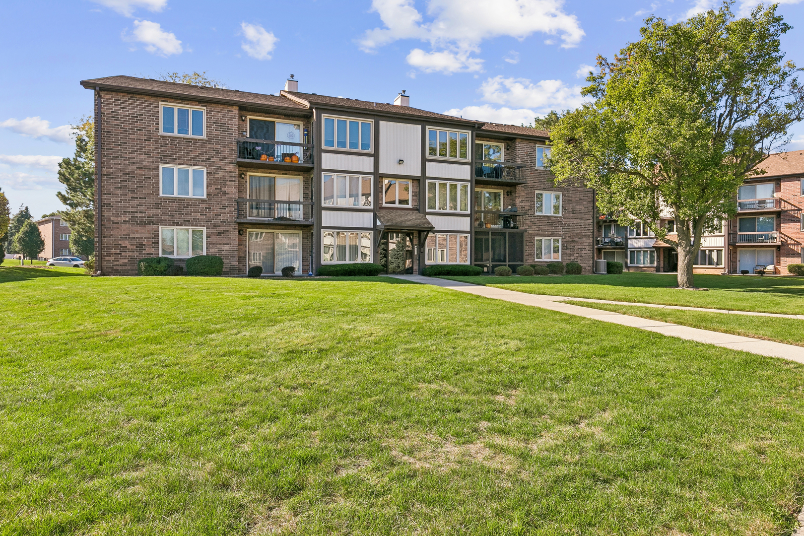 4948 Circle Court Unit 704 — photo