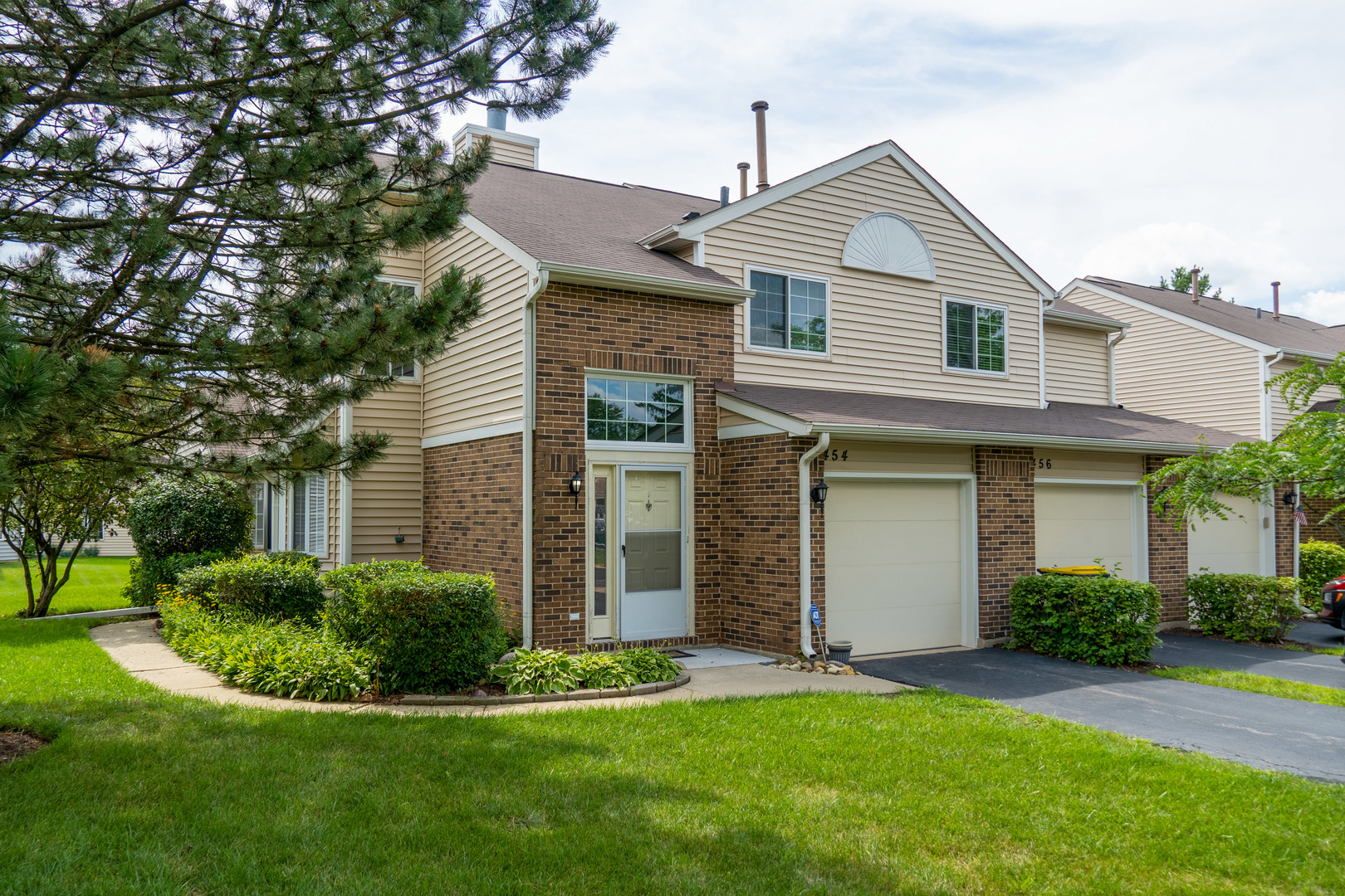 454 Canterbury Drive Unit 11B-2 — photo