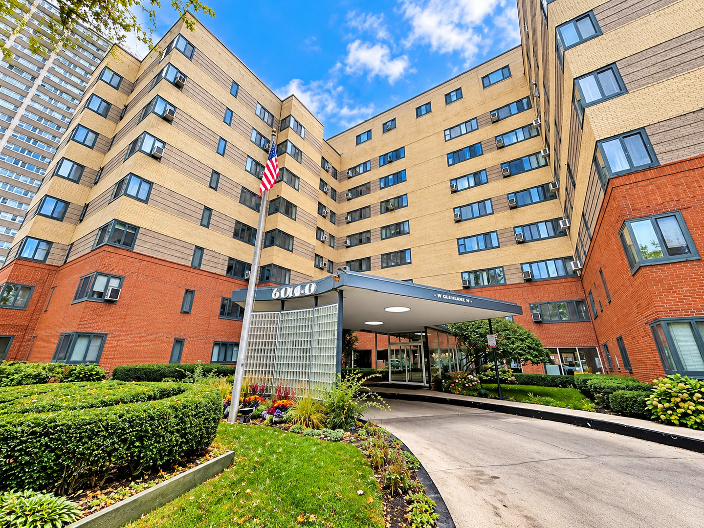 5056 N Marine Drive Unit 1C — photo