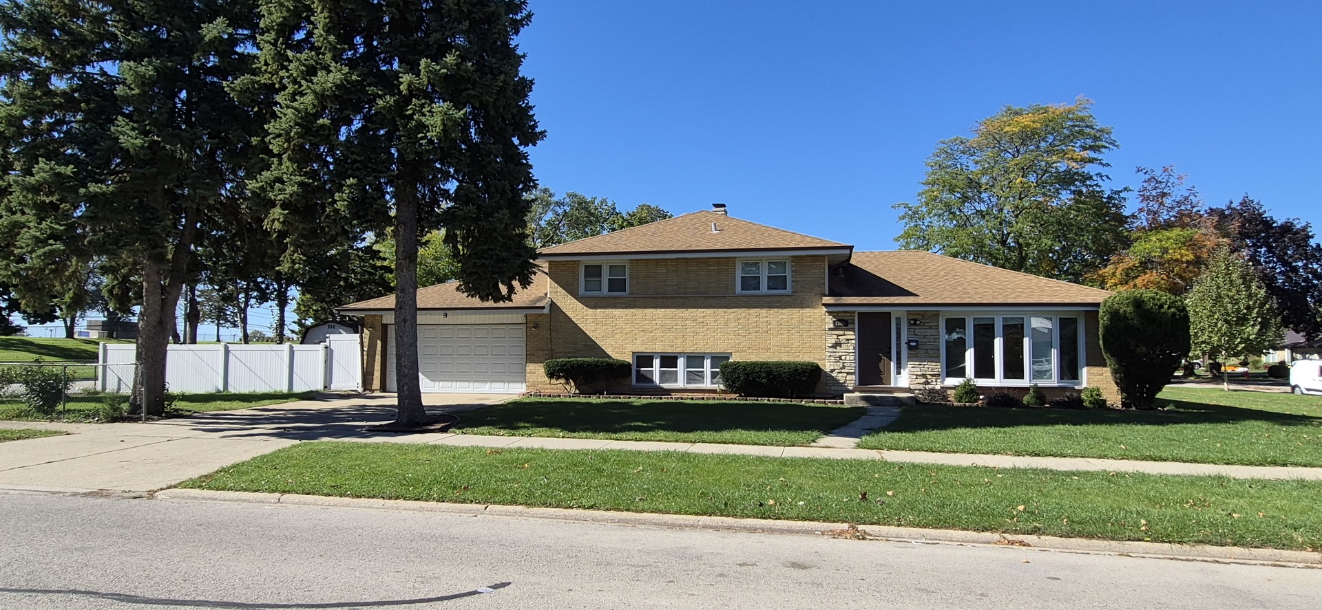 1586 Marshall Drive — photo
