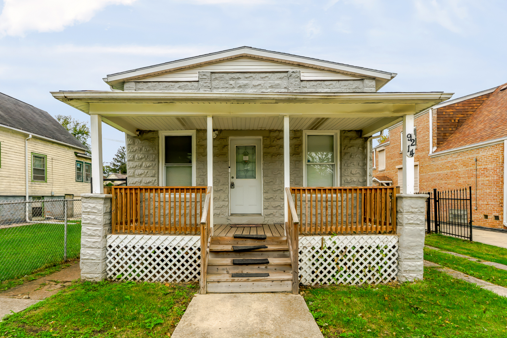 9214 S Woodlawn Avenue — photo