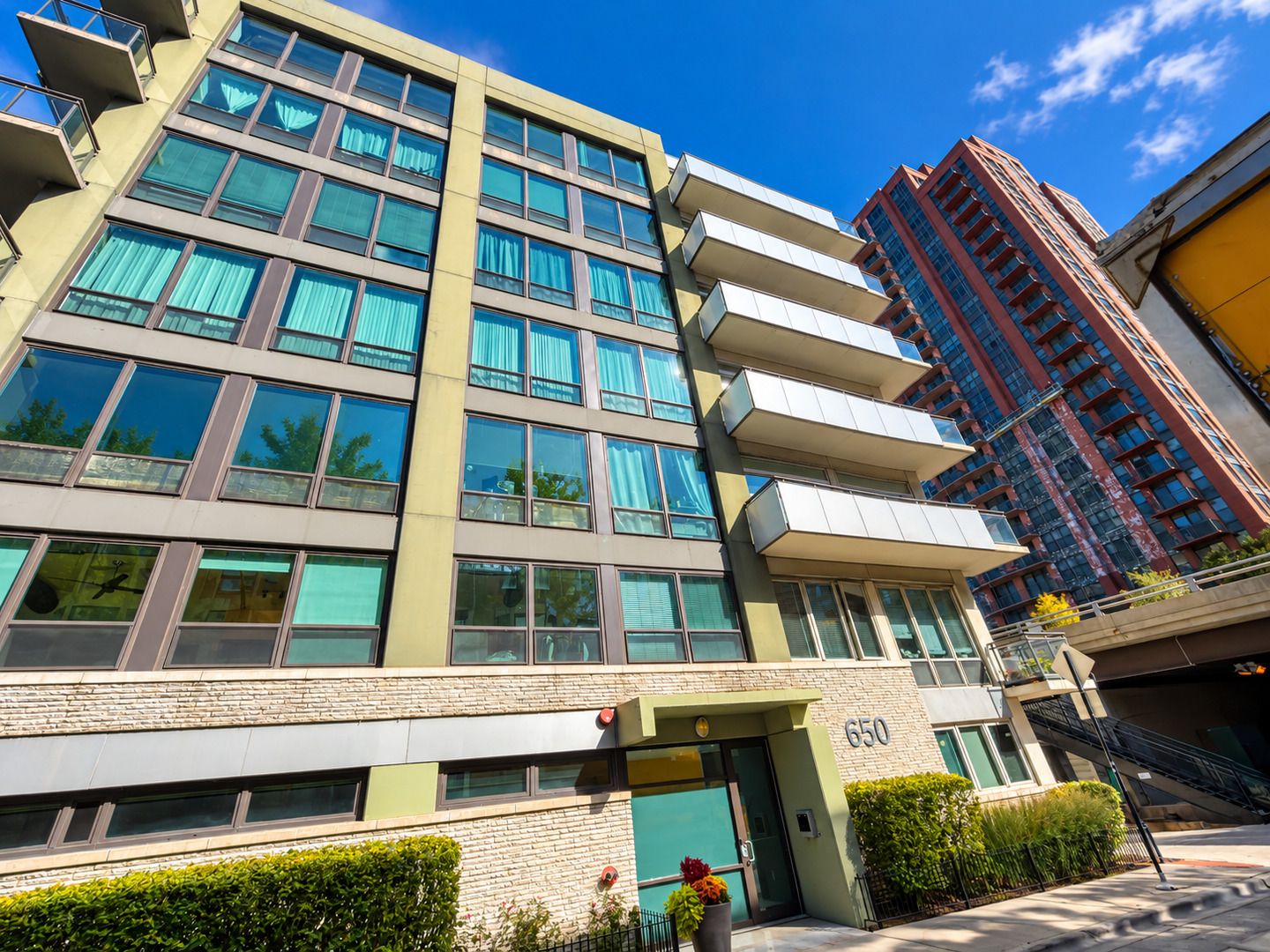 650 W Wayman Street Unit 305C — photo