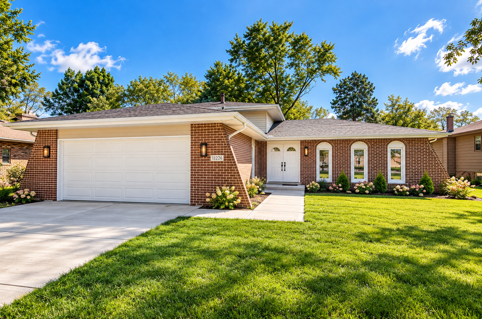 11226 S Deerpath Lane — photo