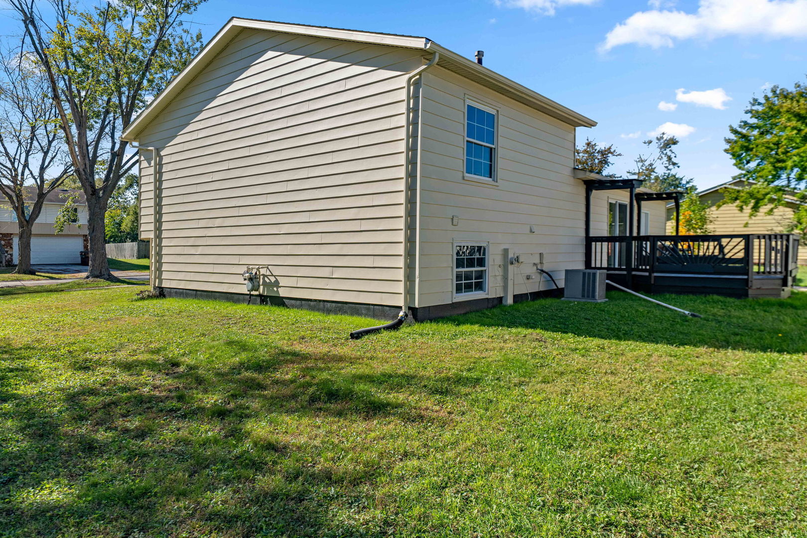 Home in Hazel Crest, IL 60429 — photo 3