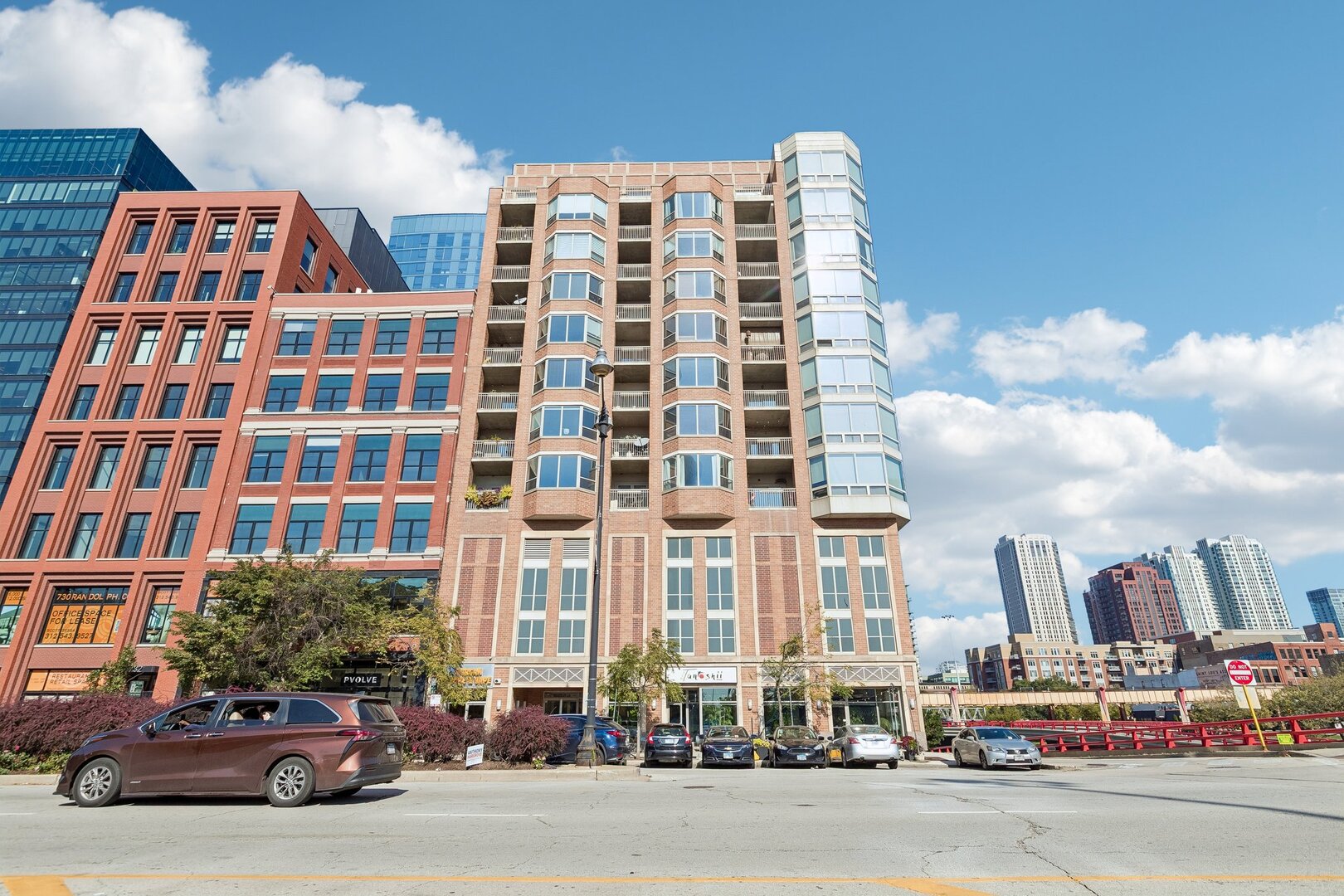 720 W Randolph Street Unit 701 — photo
