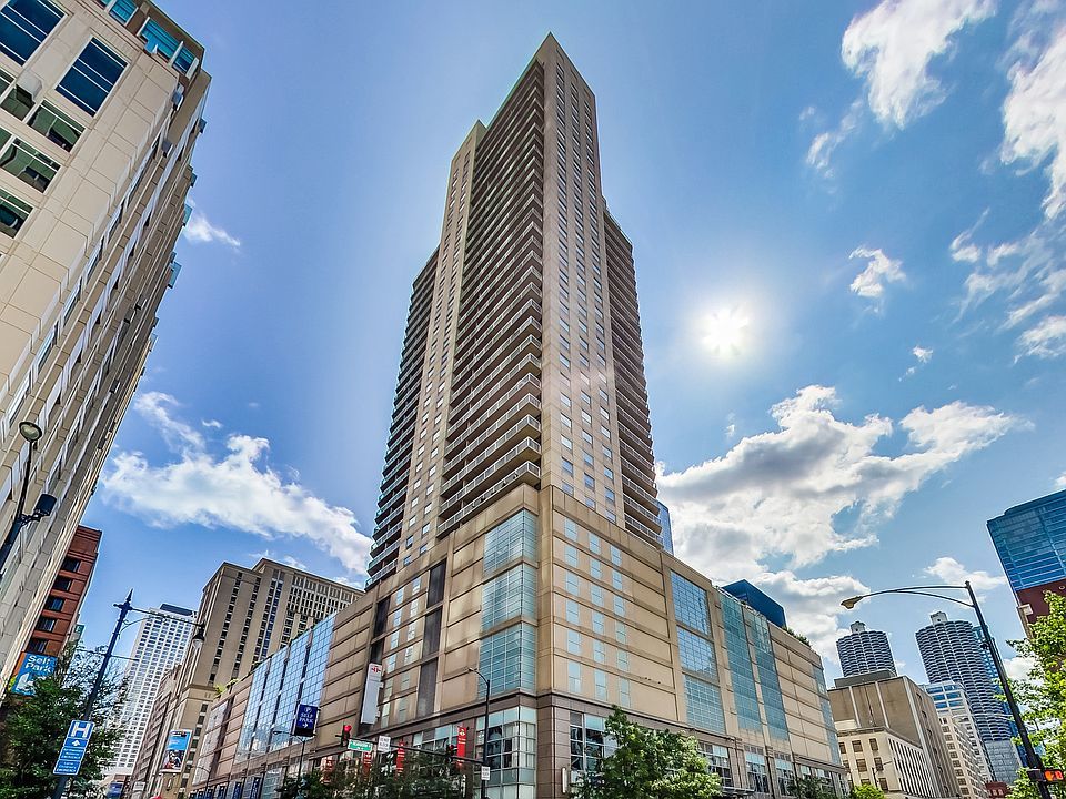 545 N Dearborn Street Unit W3005 — photo