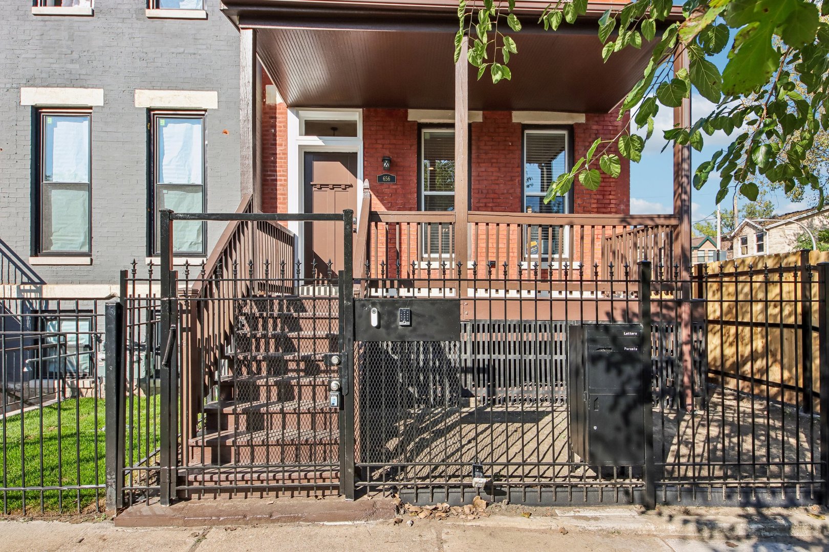 656 E Bowen Avenue, Chicago, IL 60653 — photo 3