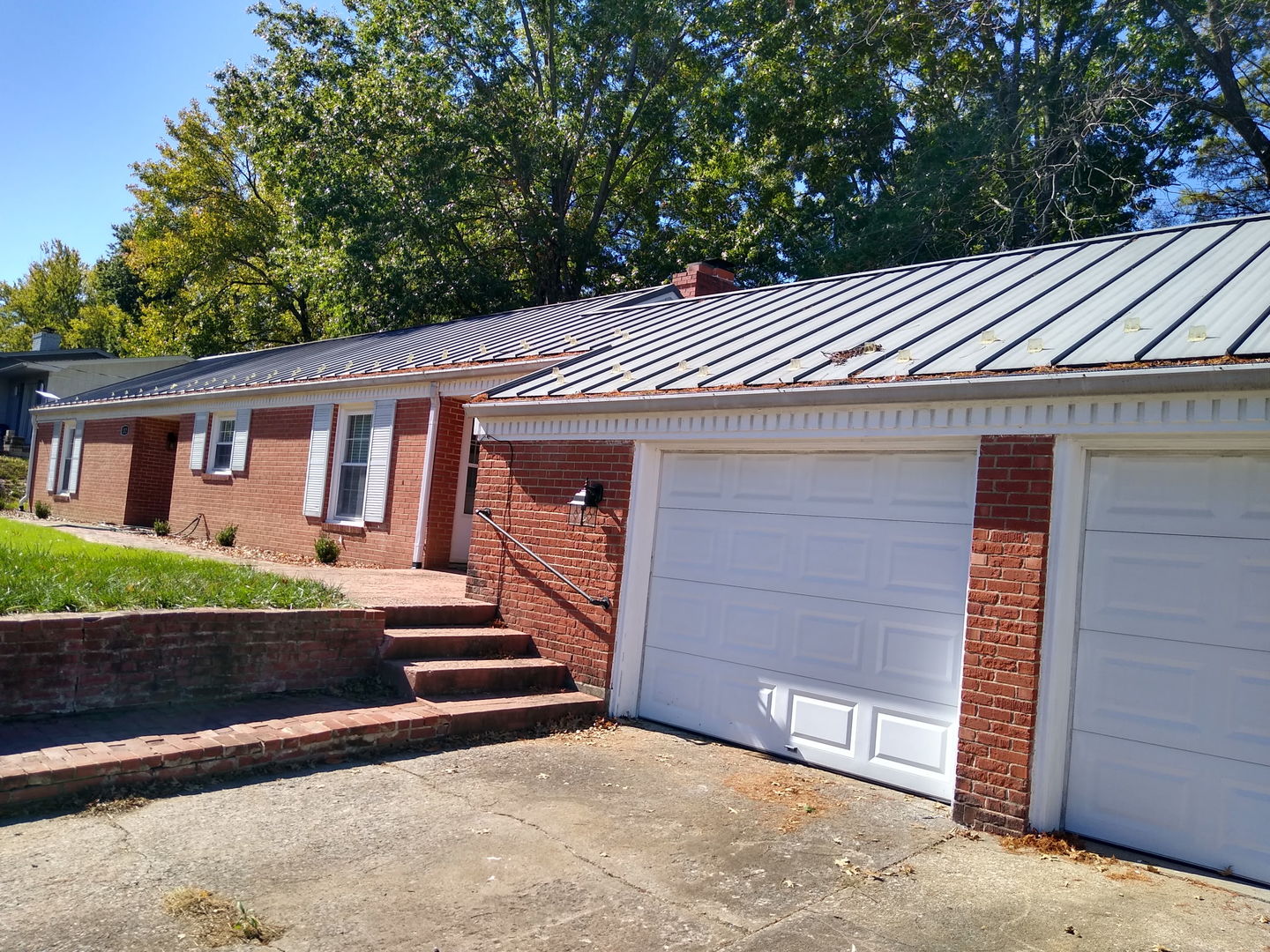 212 Apple Lane — photo