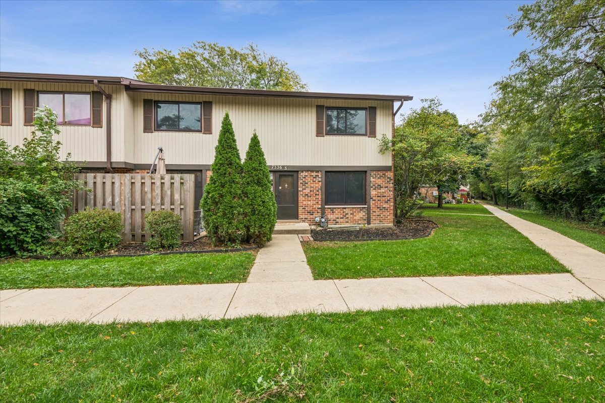 7336 Winthrop Way Unit 5 — photo