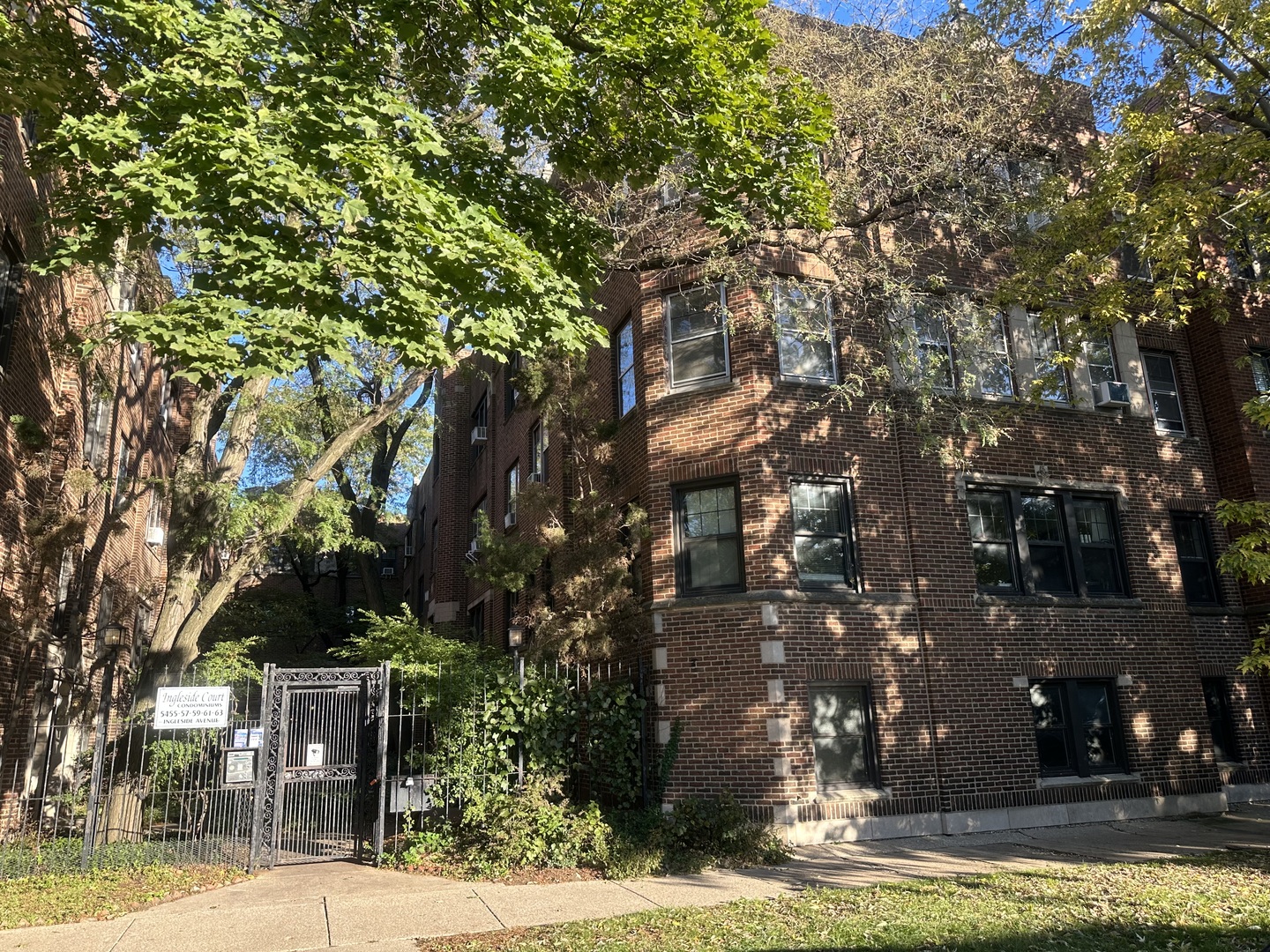 5463 S Ingleside Avenue Unit 3W — photo