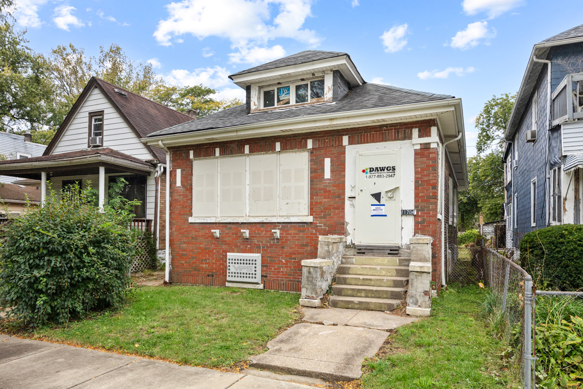 11704 S Peoria Street — photo