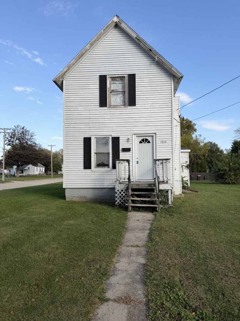 1212 Ave K — photo