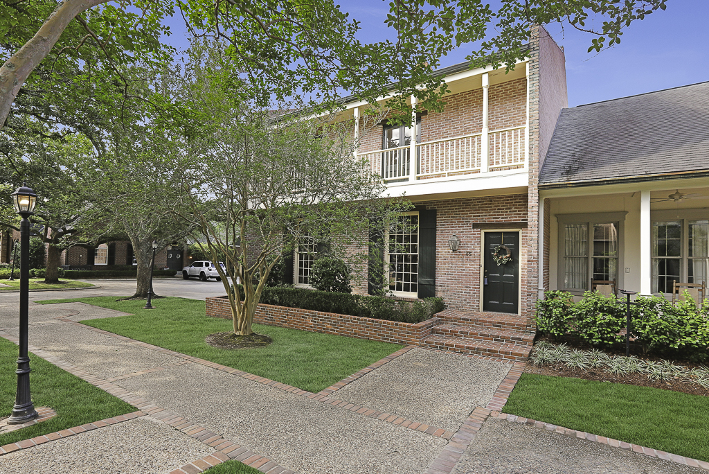 45 Jamestowne Court — photo