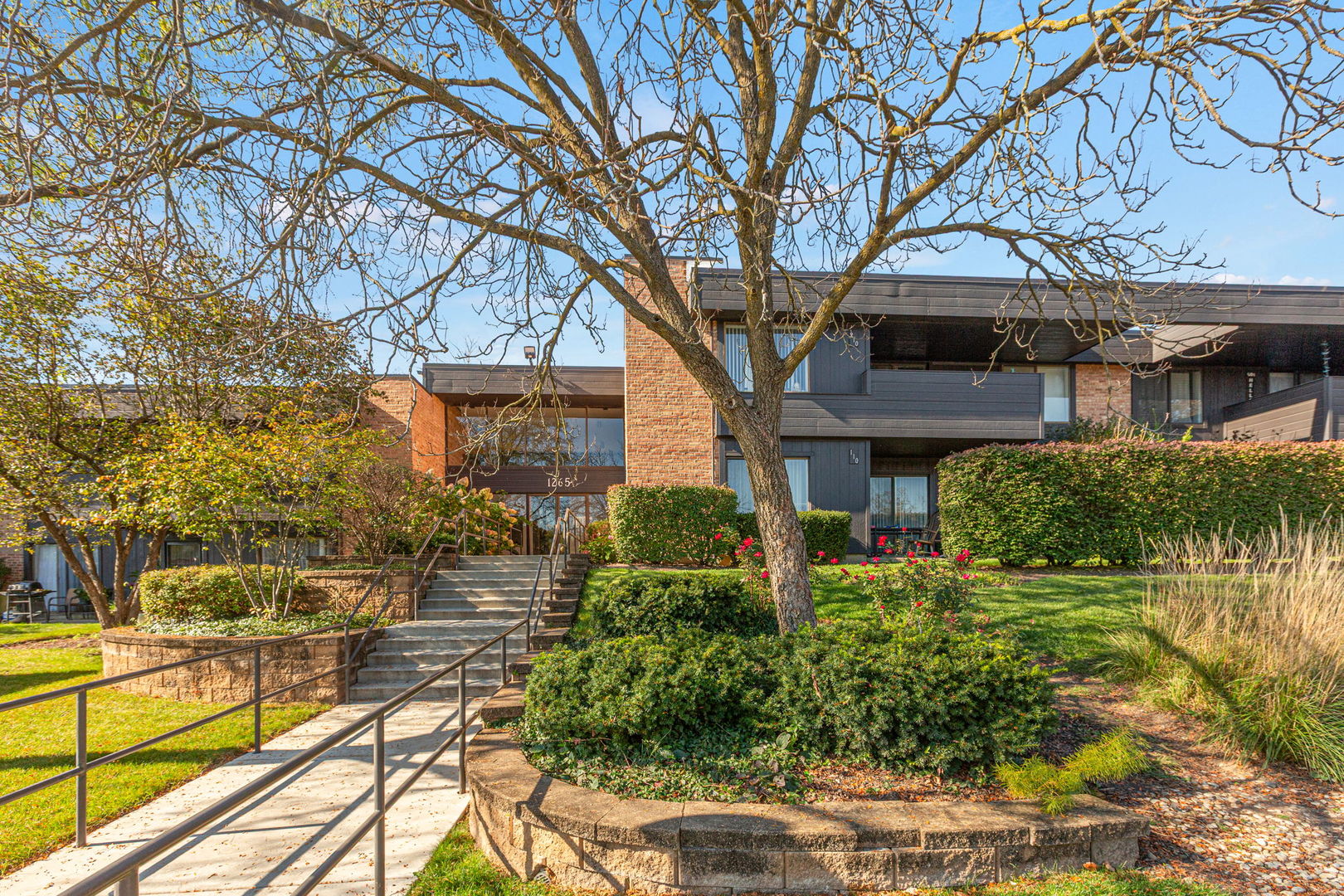 1265 N Sterling Avenue Unit 206 — photo