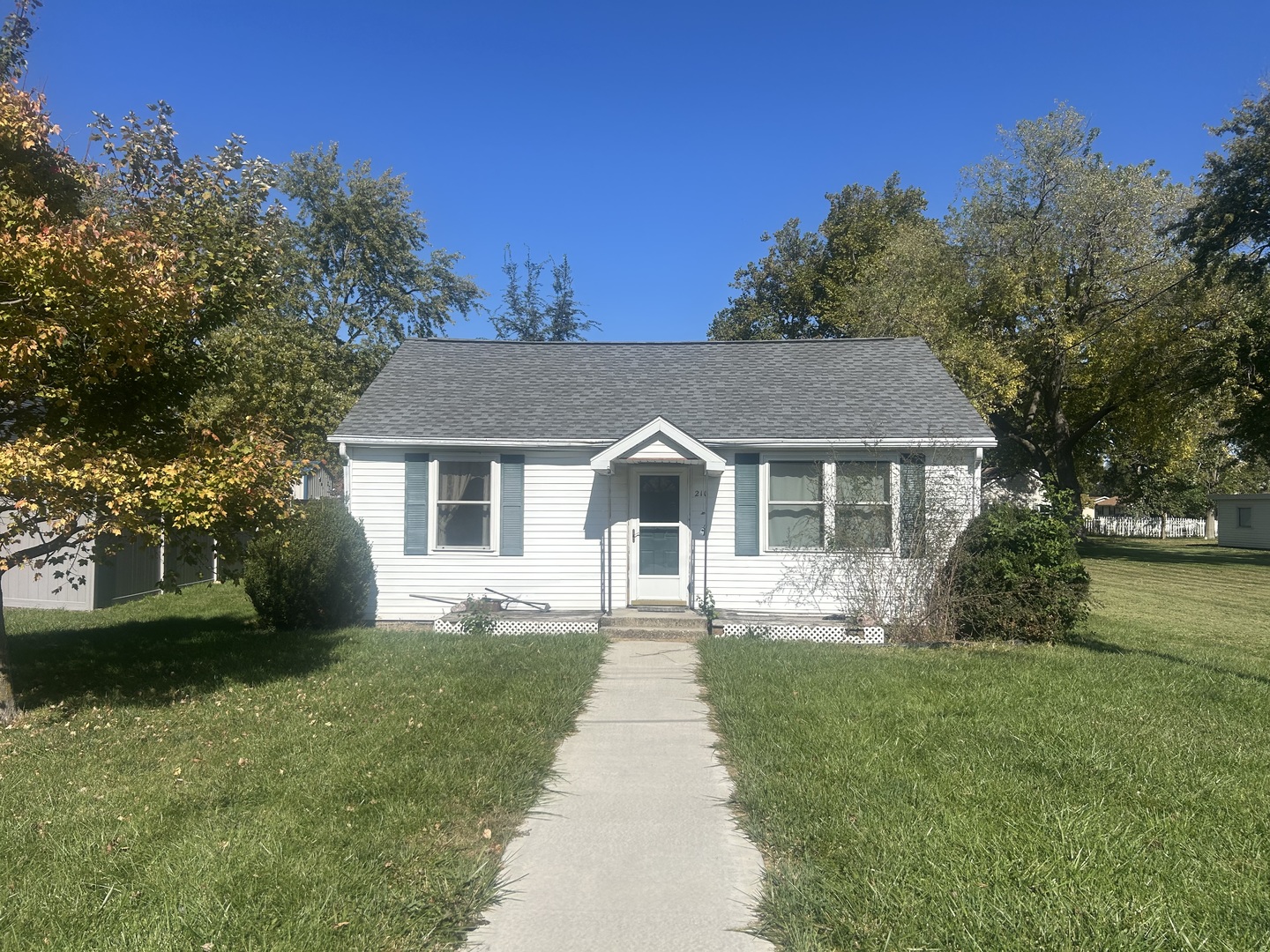 210 E Benham Street, Tolono, IL 61880 — photo 2