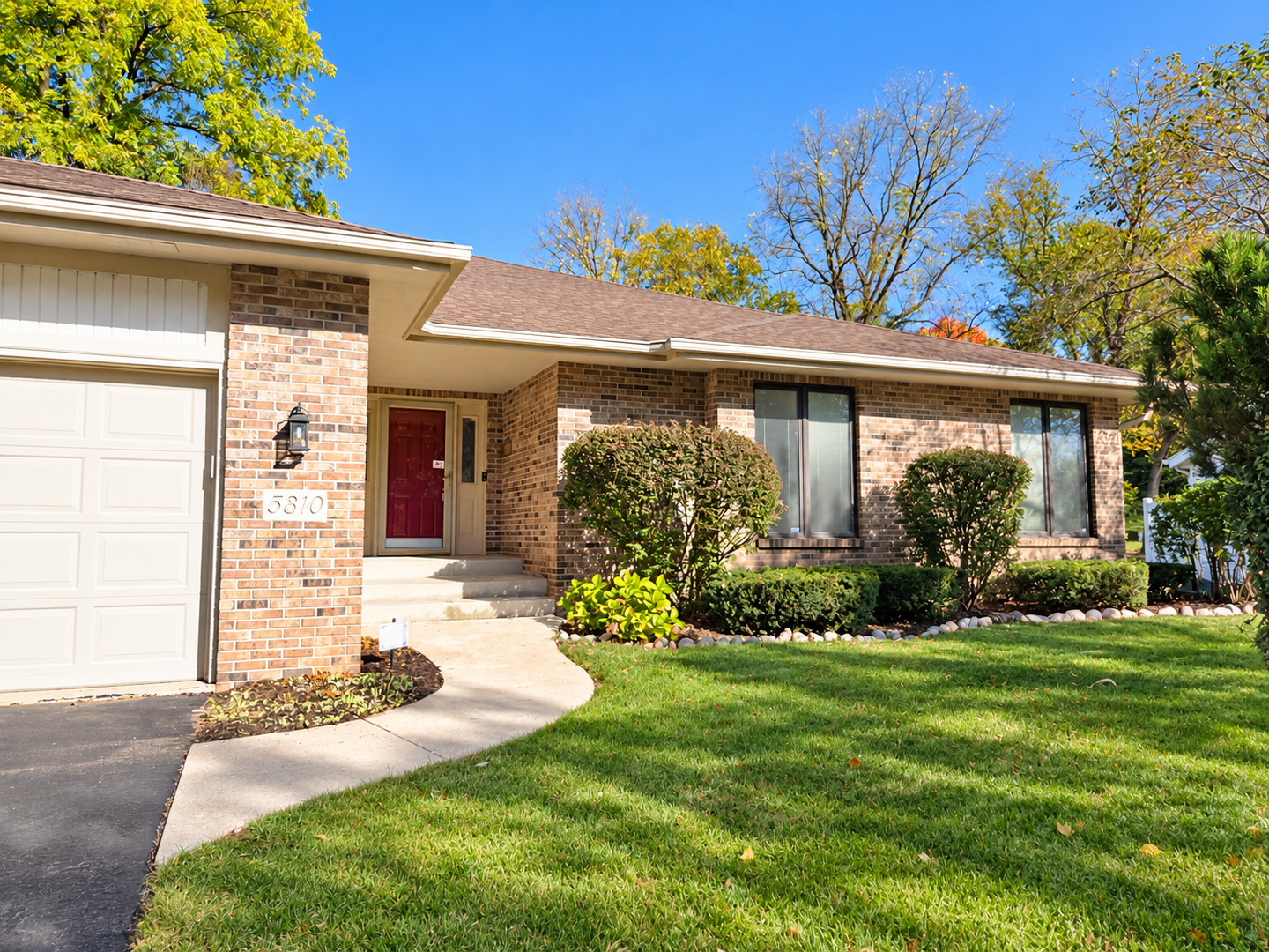 5310 Regents Park Road — photo