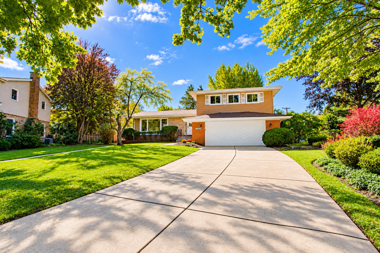 1305 W Mulberry Lane — photo