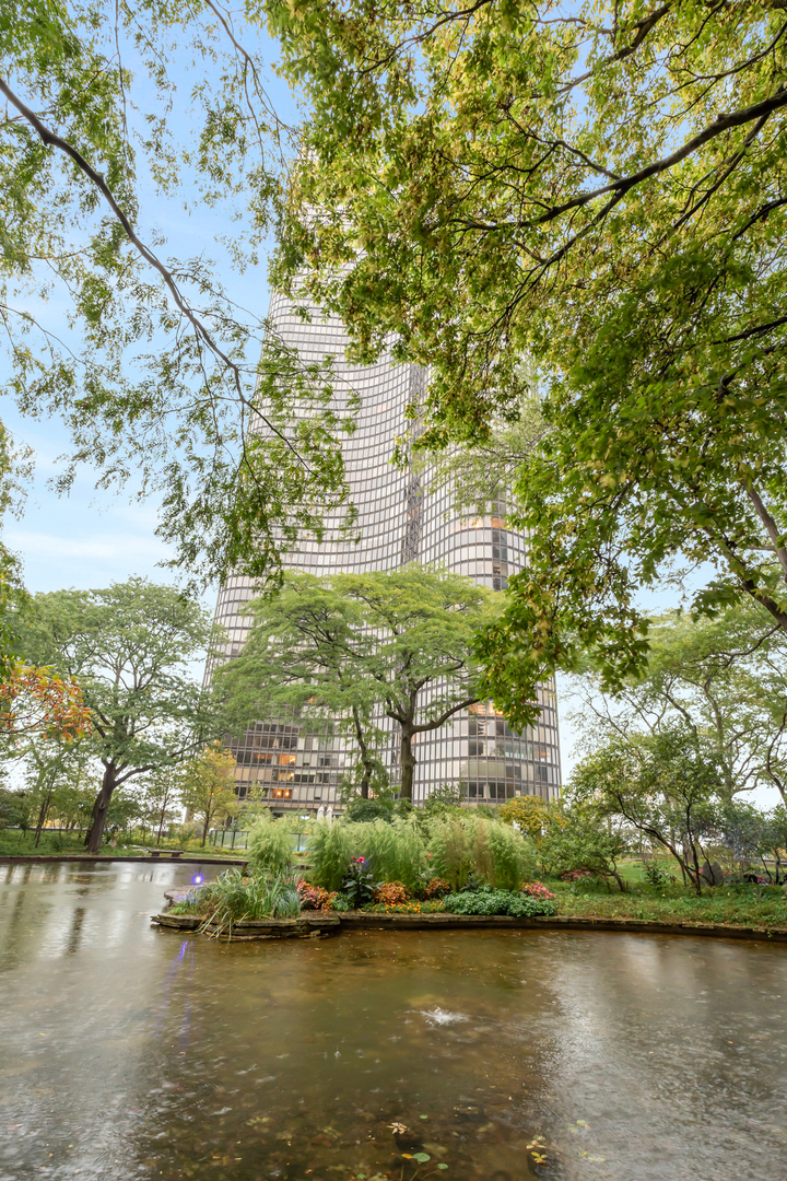 505 N Lake Shore Drive Unit 5906-07 — photo