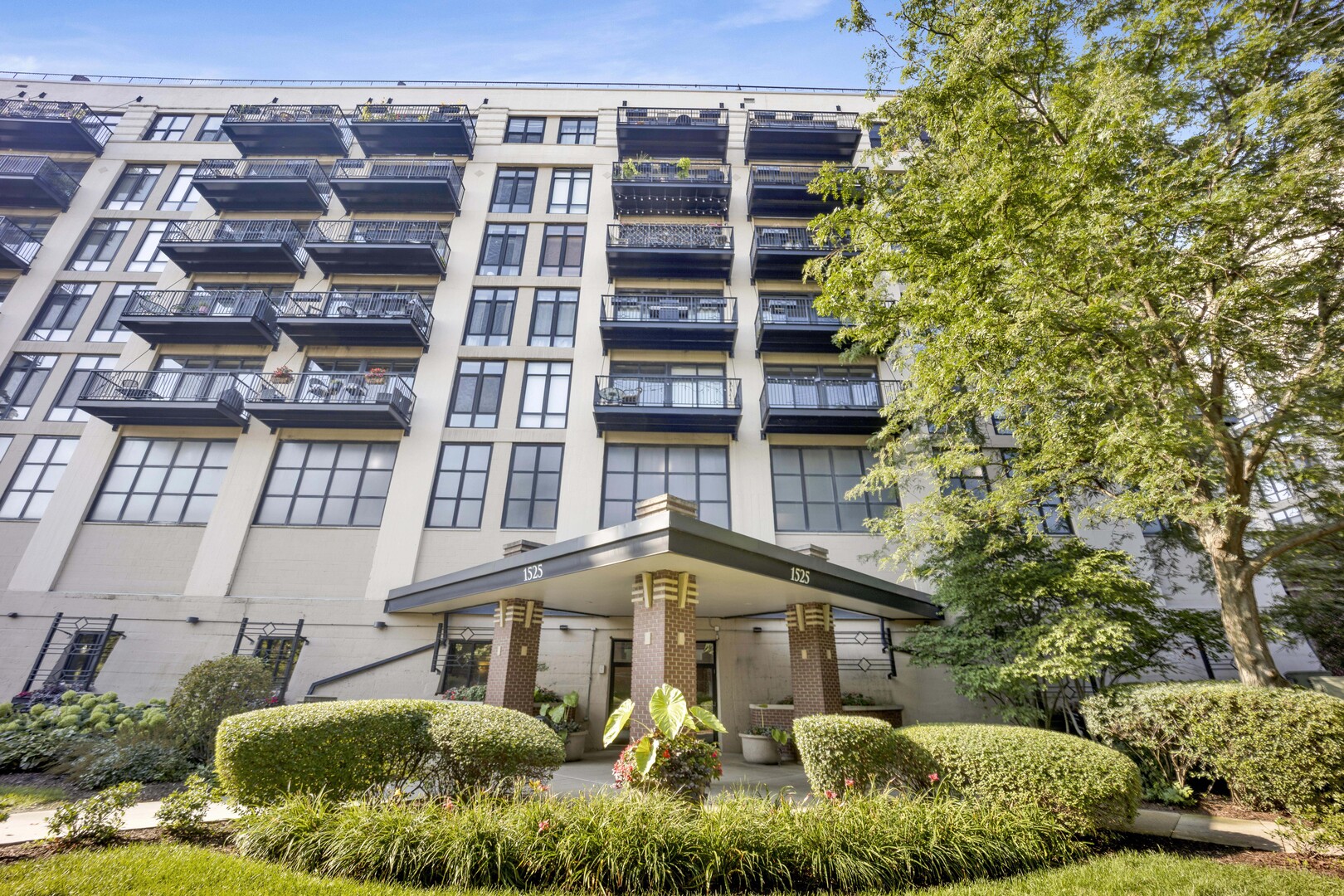 1525 S Sangamon Street Unit 610 — photo