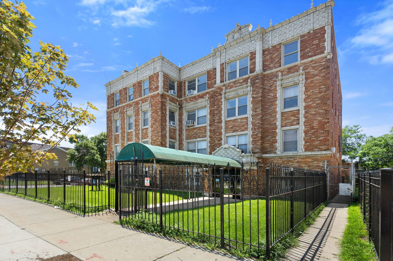 7370 S South Shore Drive Unit 3W — photo
