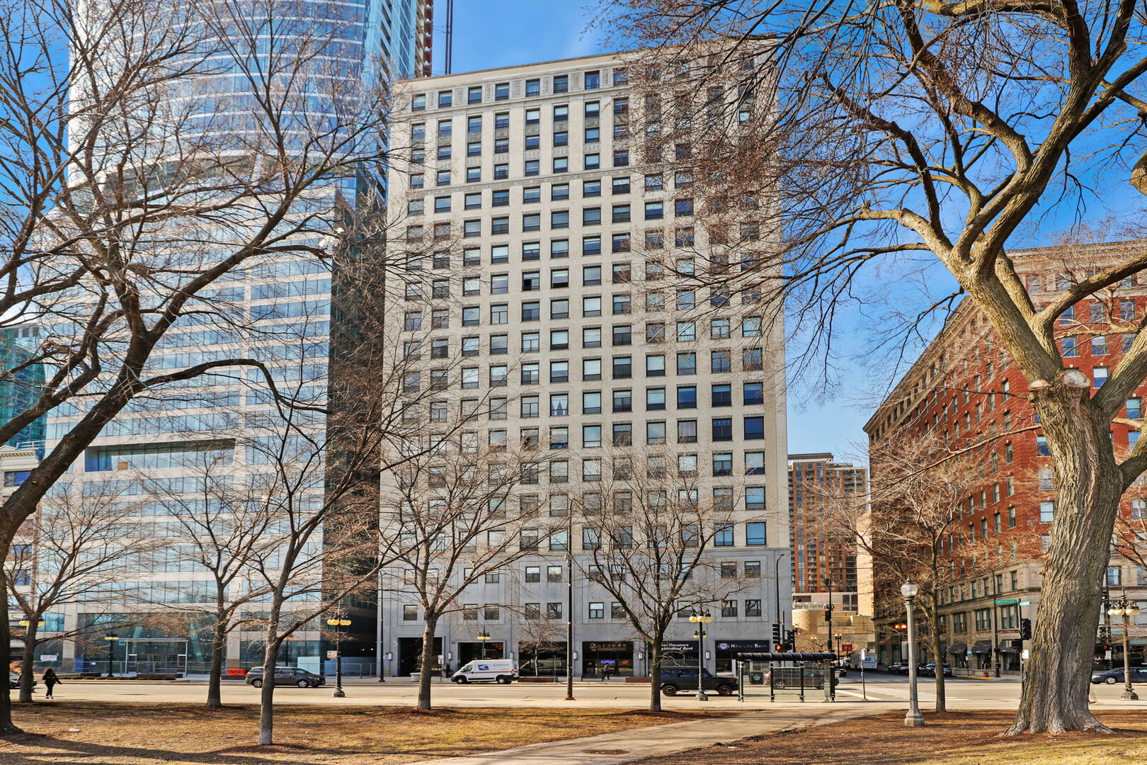 910 S Michigan Avenue Unit 304 — photo