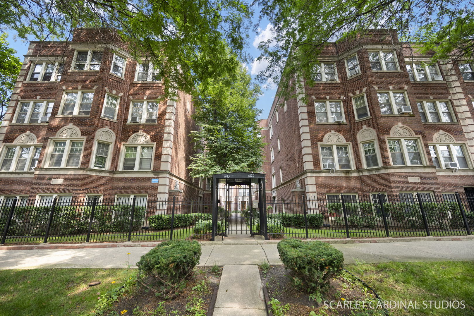 6137 N Hoyne Avenue Unit 2 — photo