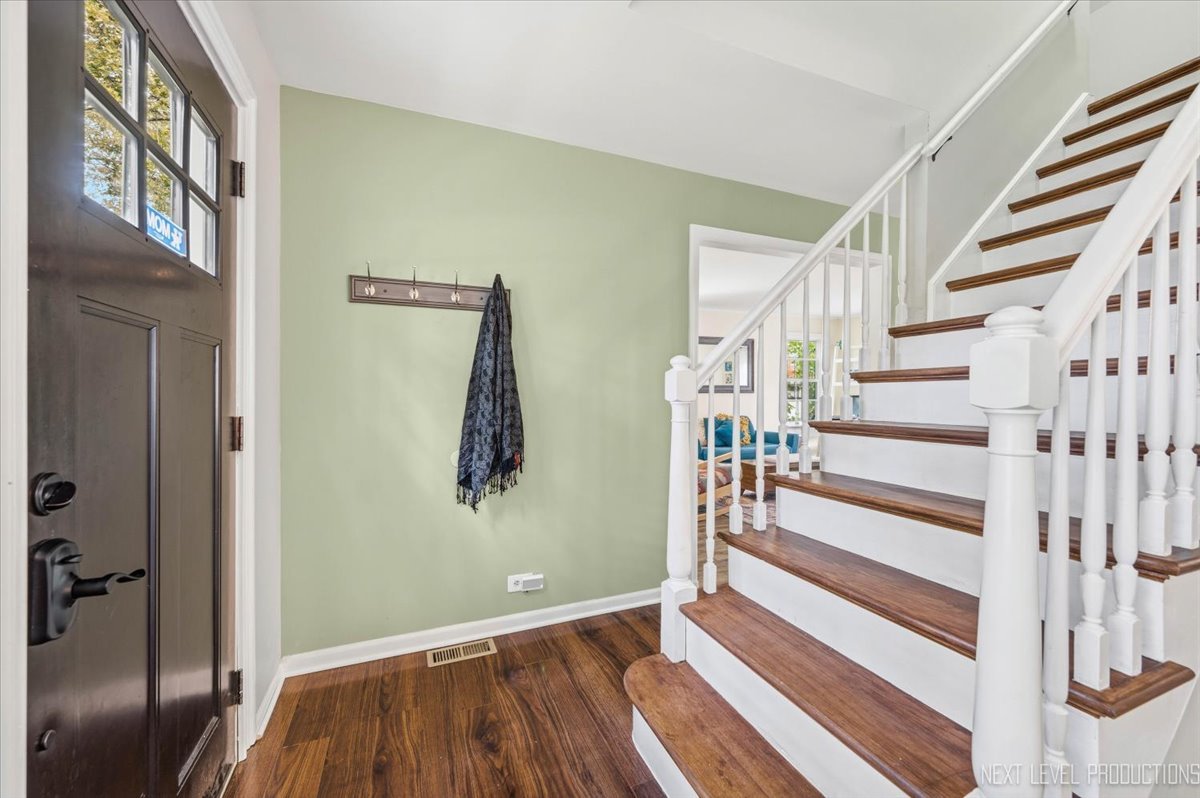 Home in Wheaton, IL 60187 — photo 3