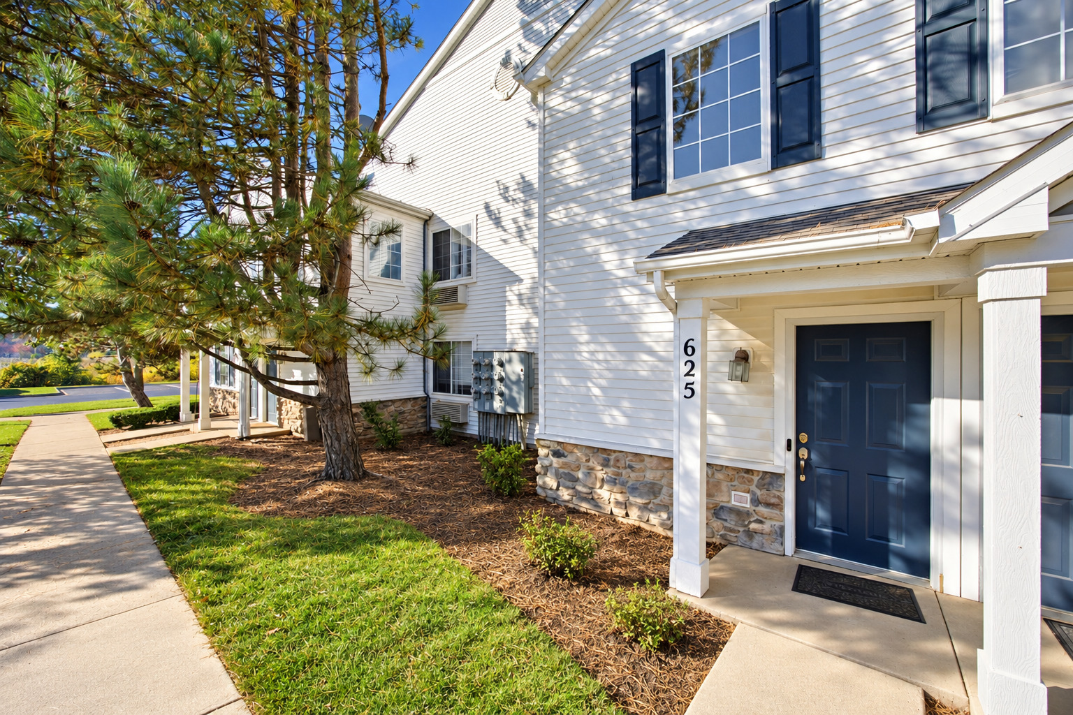 625 Silverstone Drive Unit 625 — photo