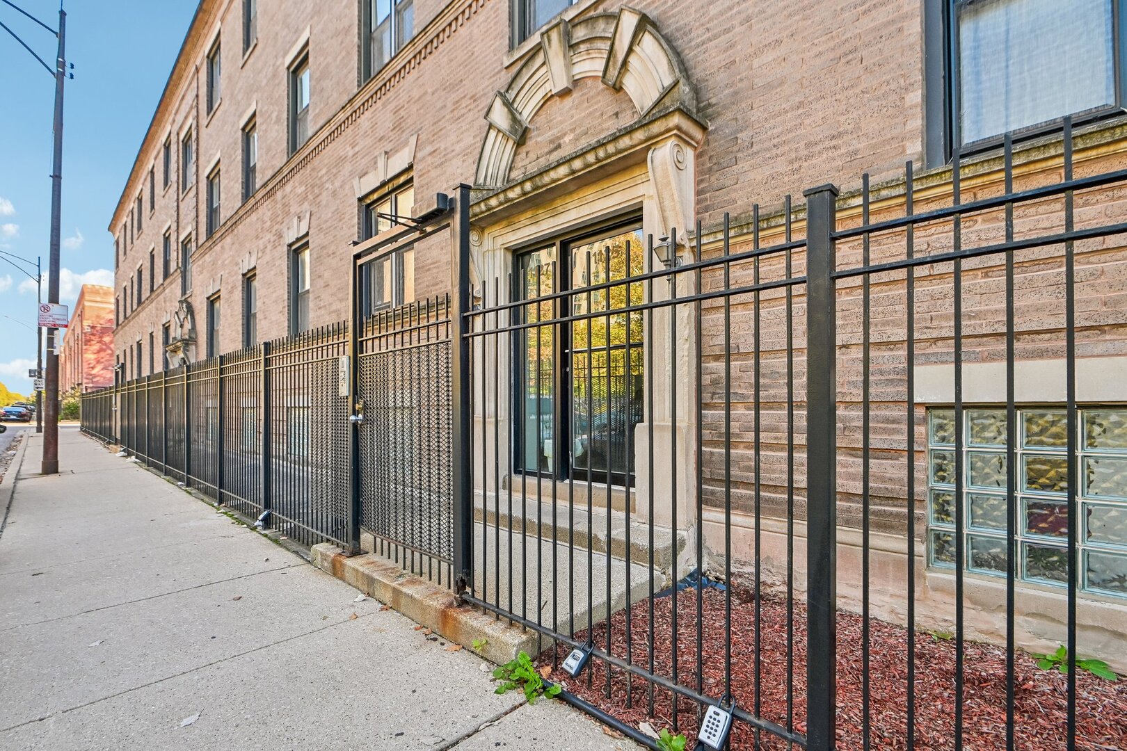 1125 E 61st Street Unit 3 — photo