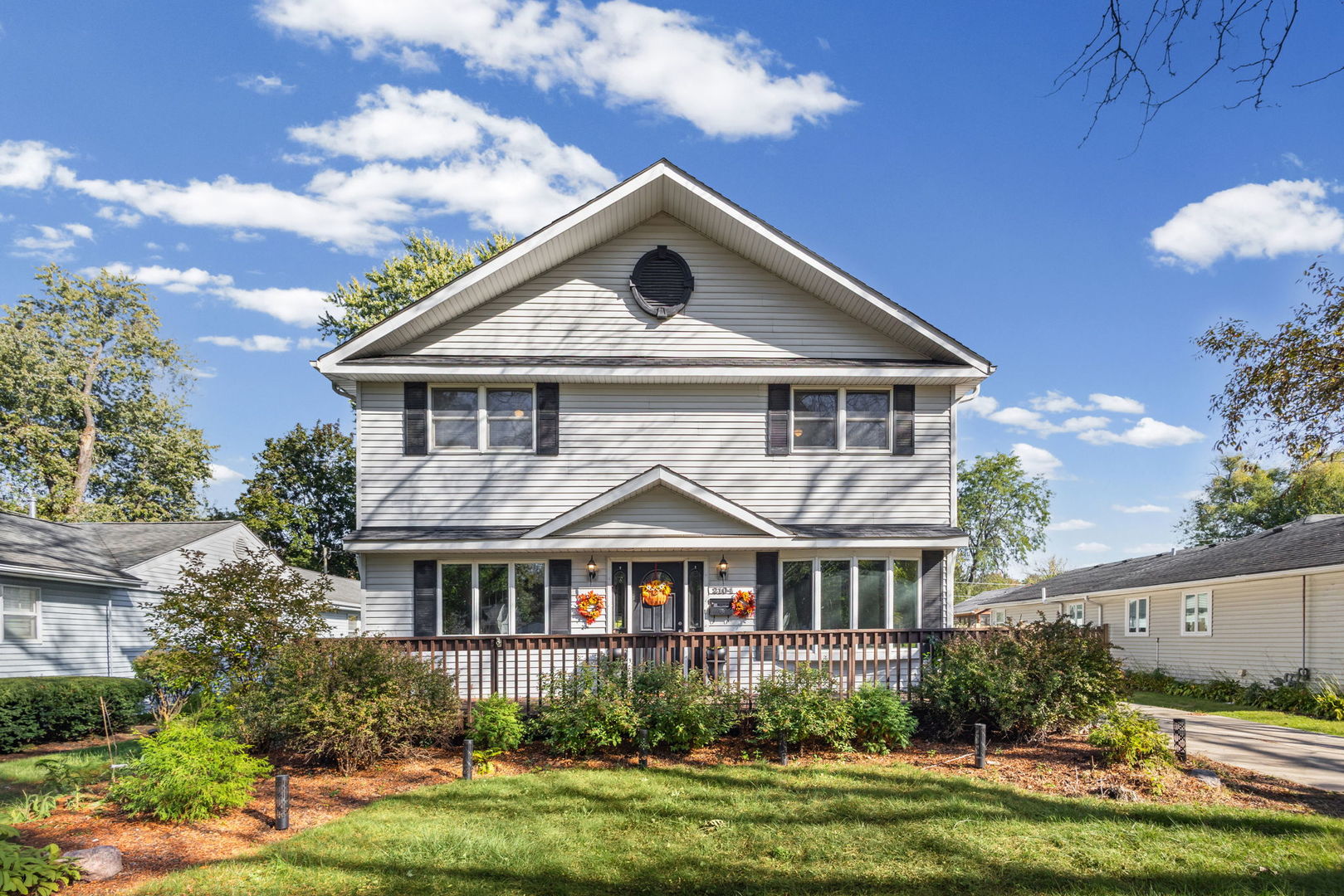 2104 Bluebird Lane — photo