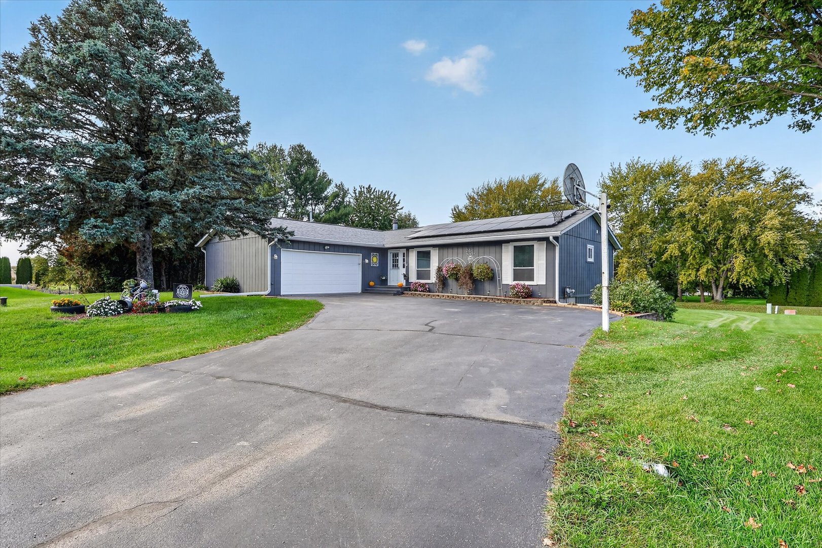 8085 Clearview Drive — photo
