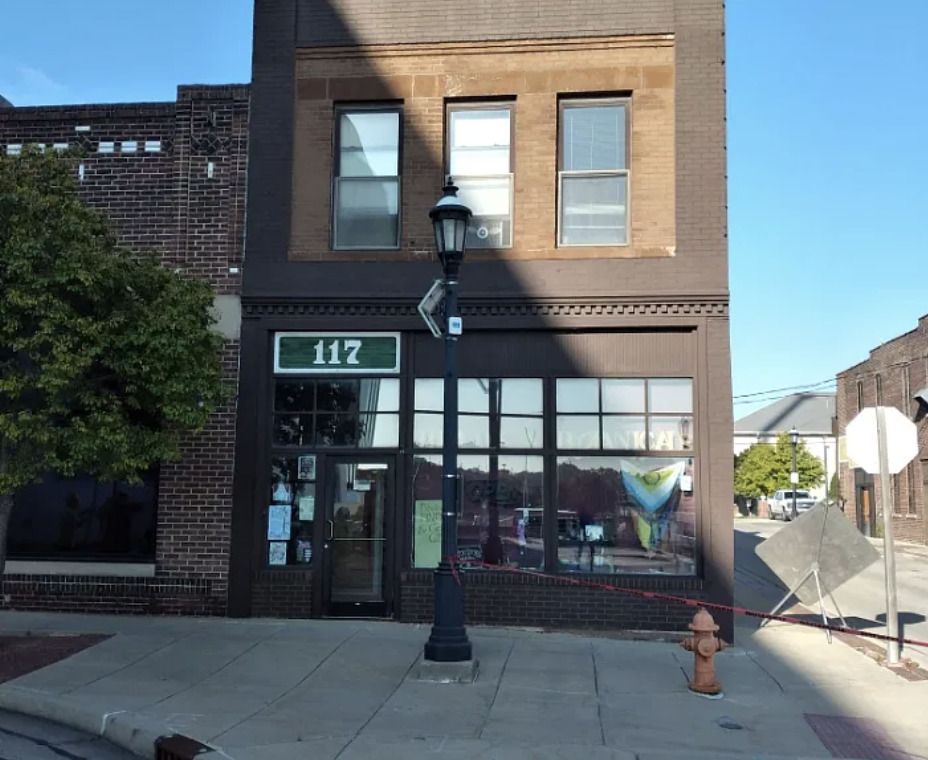 117 N Broadway — photo